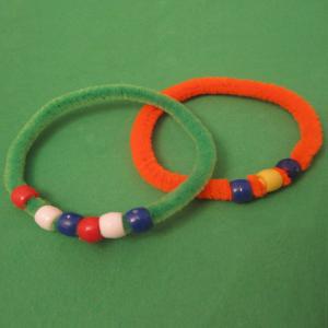 Friendship bracelet making workshop